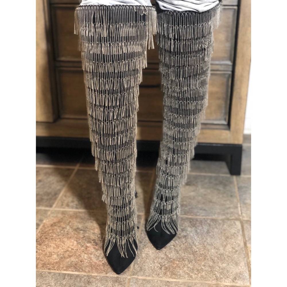 Shoes (boots)